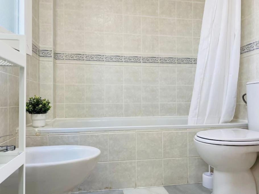 Fantastico Duplex Con Piscina, Parking & Solarium Lejlighed Benalmádena