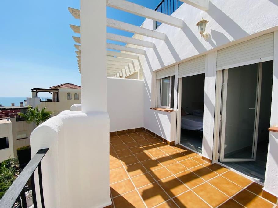 Fantastico Duplex Con Piscina, Parking & Solarium